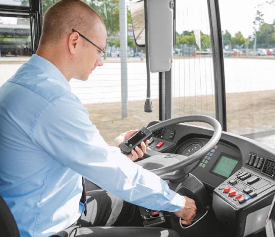 Duomenų saugojimas  
  
Prietaisas valdymo modulyje saugo visus svarbius duomenis tokius, kaip: kvėpavimo mėginio pateikimą arba atsisakymą pateikti kvėpavimo mėginio pavyzdį, išmatuotą alkoholio koncentraciją, variklio užvedimą ir užgesinimą, taip pat galimus bandymus manipuliuoti. Duomenis galima atsisiųsti per infraraudonųjų spindulių sąsają ir analizuoti. Duomenys yra apsaugoti specialiais šifravimo būdais. Juos atsisiųsti ir analizuoti galima tik naudojant tam tikras prieigos teises bei specialią programinę įrangą.