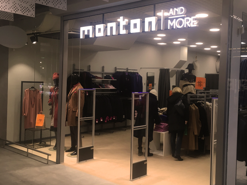 Parduotuvėje "Monton and More" (esanti Parkas Outlet prekybos centre Vilniuje) sumontavome prekių apsaugos vartelius.