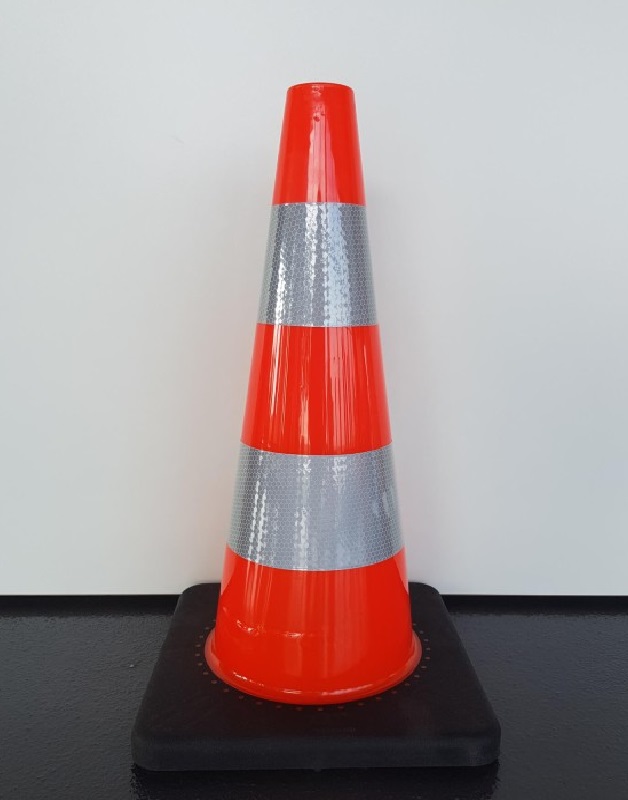 Šviesą atspindintis kelio kūgis su pagrindu, 50 cm